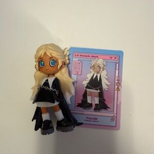 Lil Peach Riot Loading - Poppy Saint - Figure with Card